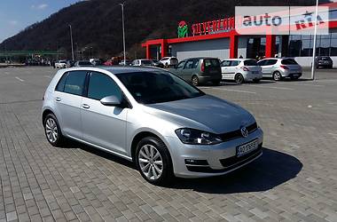 Хэтчбек Volkswagen Golf 2013 в Сваляве