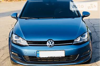 Хэтчбек Volkswagen Golf 2016 в Запорожье