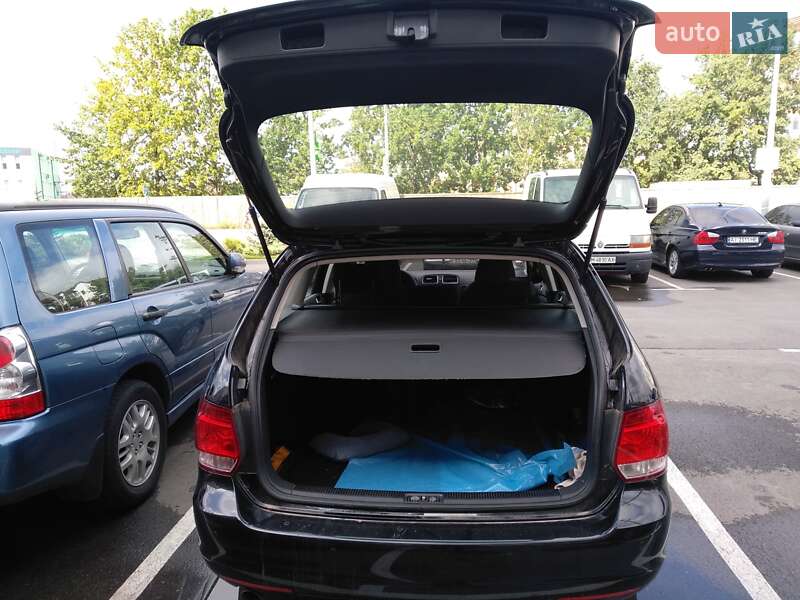 Универсал Volkswagen Golf 2011 в Киеве