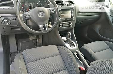 Хетчбек Volkswagen Golf 2012 в 