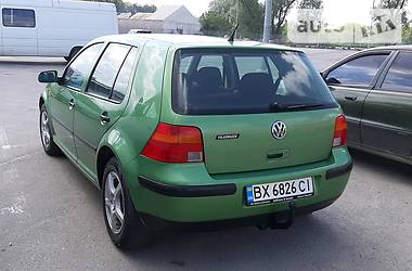 Хэтчбек Volkswagen Golf 1999 в Снятине