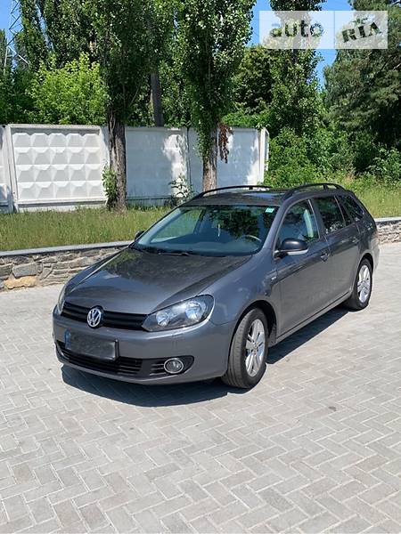 Универсал Volkswagen Golf 2012 в 