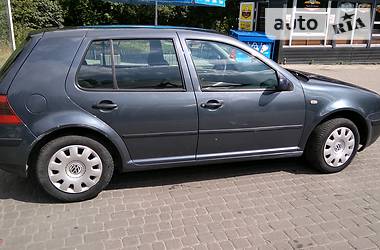 Хетчбек Volkswagen Golf 1998 в 