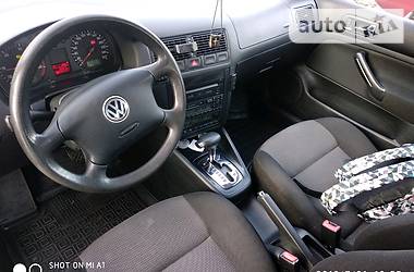 Хэтчбек Volkswagen Golf 2001 в Киеве