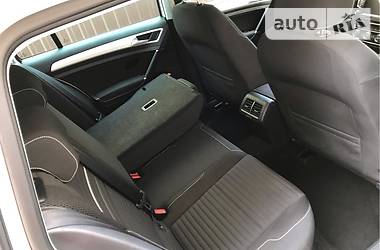 Універсал Volkswagen Golf 2014 в 