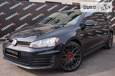 Хетчбек Volkswagen Golf 2016 в 