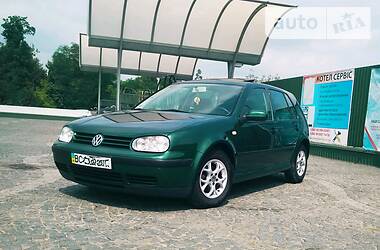 Хетчбек Volkswagen Golf 2000 в Золочеві