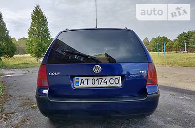 Универсал Volkswagen Golf 2002 в Калуше