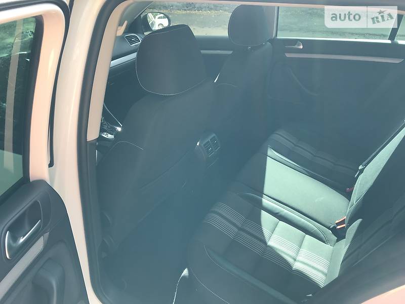 Універсал Volkswagen Golf 2013 в Києві