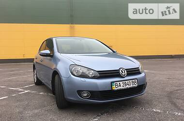 Хэтчбек Volkswagen Golf 2010 в Кропивницком