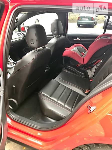 Хетчбек Volkswagen Golf 2016 в Києві