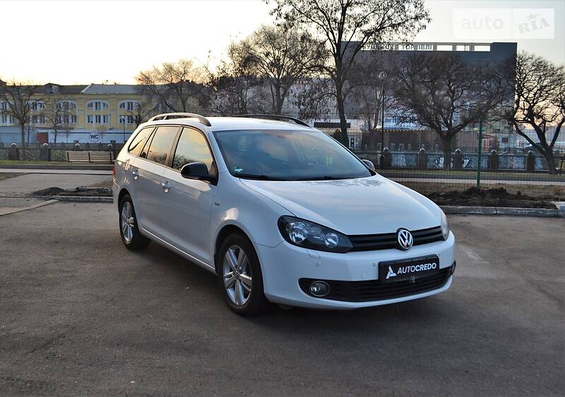 Універсал Volkswagen Golf 2013 в Харкові