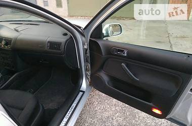 Хетчбек Volkswagen Golf 2002 в 