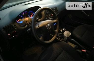 Хетчбек Volkswagen Golf 2002 в 