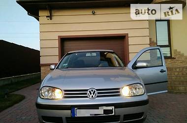 Хетчбек Volkswagen Golf 2002 в 