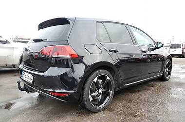 Хетчбек Volkswagen Golf 2013 в 