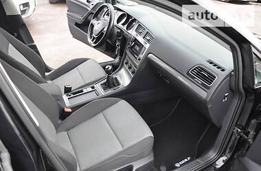 Хетчбек Volkswagen Golf 2013 в 