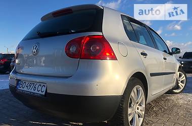 Хэтчбек Volkswagen Golf 2004 в Тернополе