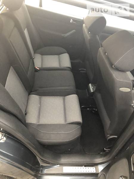 Універсал Volkswagen Golf 2003 в 