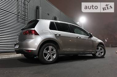 Хетчбек Volkswagen Golf 2013 в 