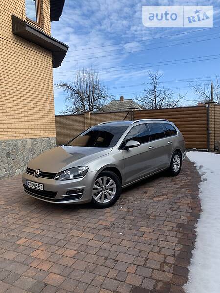 Універсал Volkswagen Golf 2014 в Золочеві