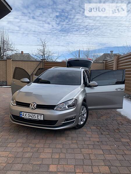 Універсал Volkswagen Golf 2014 в Золочеві