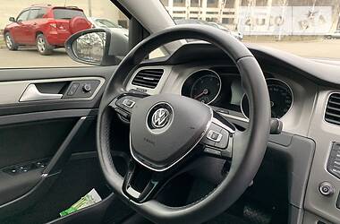 Хетчбек Volkswagen Golf 2014 в Києві