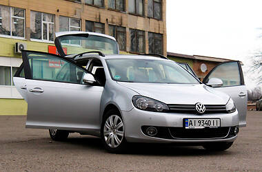 Універсал Volkswagen Golf 2012 в 