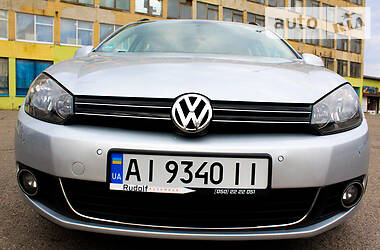Універсал Volkswagen Golf 2012 в 