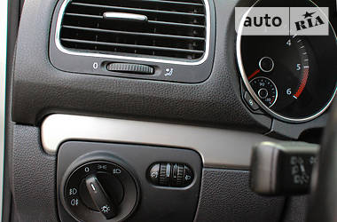Універсал Volkswagen Golf 2012 в 