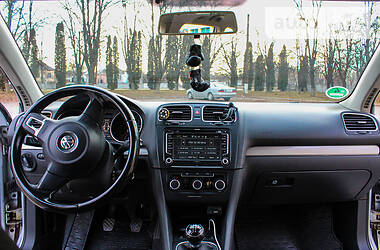 Універсал Volkswagen Golf 2012 в 
