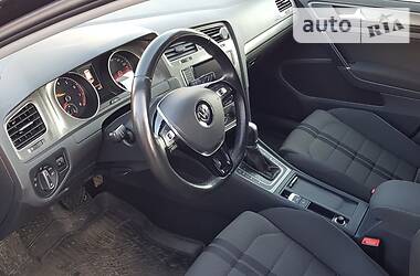 Хетчбек Volkswagen Golf 2013 в 