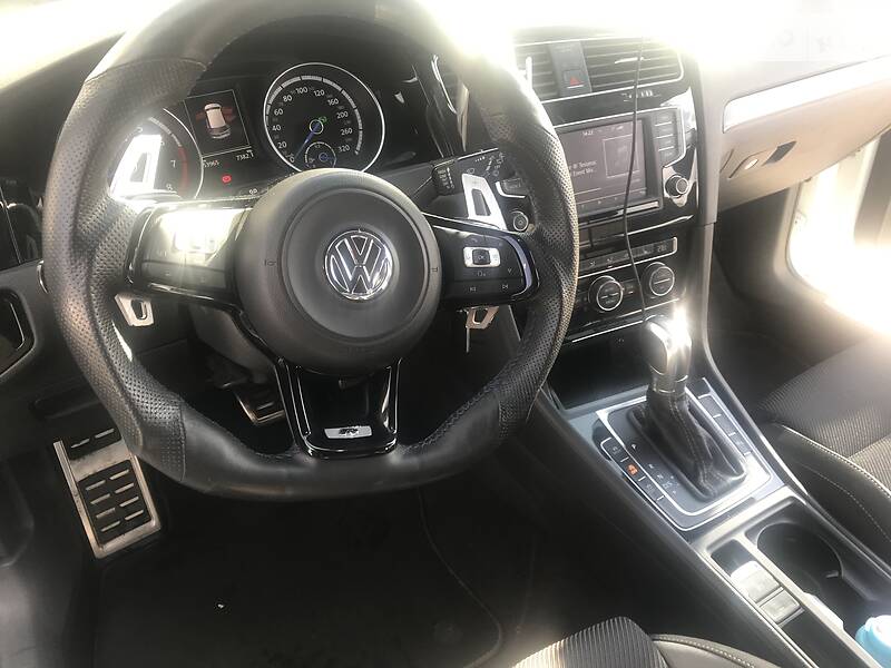 Хетчбек Volkswagen Golf 2015 в Києві