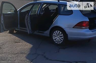 Універсал Volkswagen Golf 2010 в 