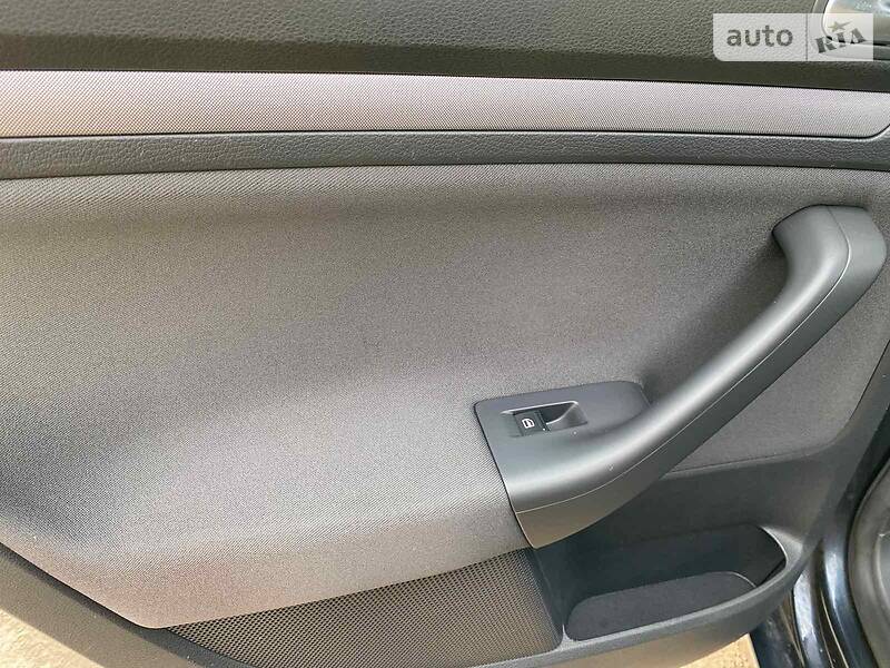 Хэтчбек Volkswagen Golf 2007 в Полтаве