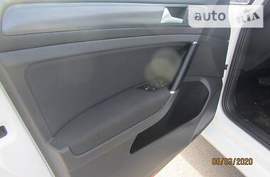 Хетчбек Volkswagen Golf 2018 в 