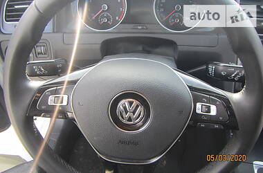 Хетчбек Volkswagen Golf 2018 в 
