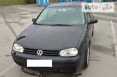 Хетчбек Volkswagen Golf 2000 в 