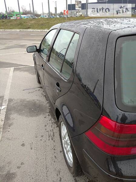 Хэтчбек Volkswagen Golf 2000 в Львове