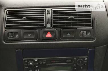 Хетчбек Volkswagen Golf 2000 в 