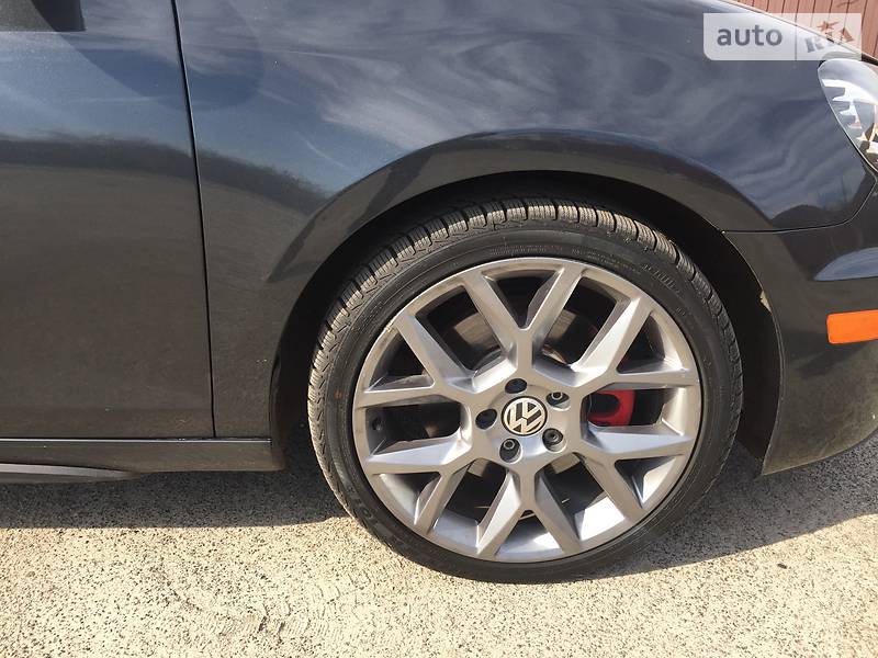 Седан Volkswagen Golf 2013 в Києві
