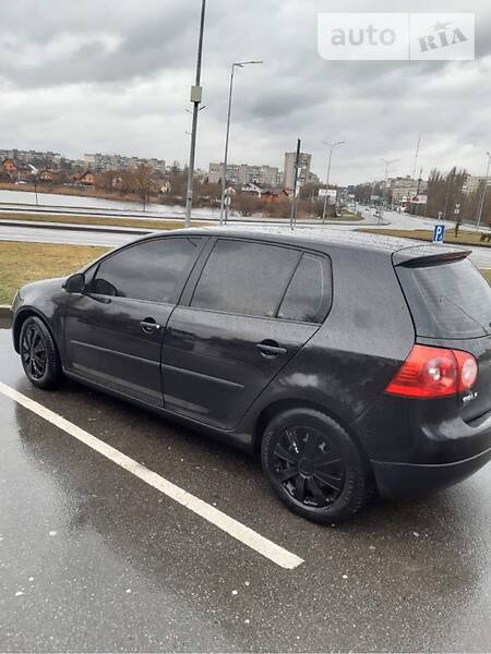 Хетчбек Volkswagen Golf 2004 в Вінниці