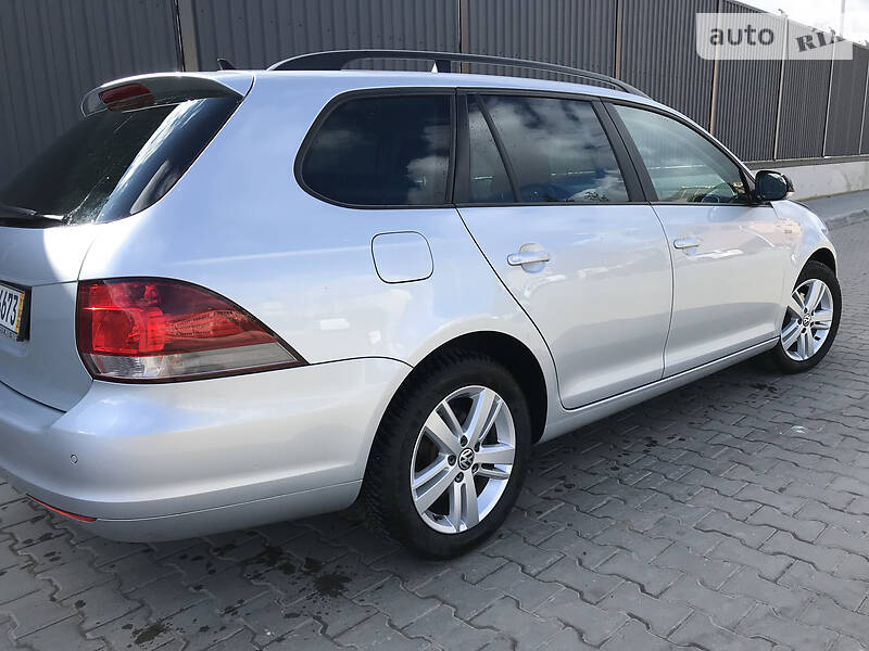 Універсал Volkswagen Golf 2012 в Луцьку
