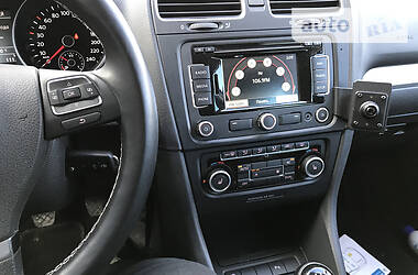 Універсал Volkswagen Golf 2012 в 