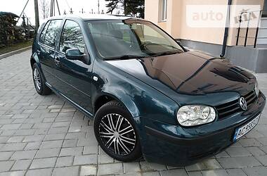 Хетчбек Volkswagen Golf 2002 в 