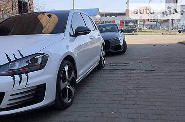 Хэтчбек Volkswagen Golf 2015 в Ивано-Франковске