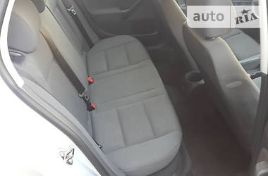 Хетчбек Volkswagen Golf 2004 в 