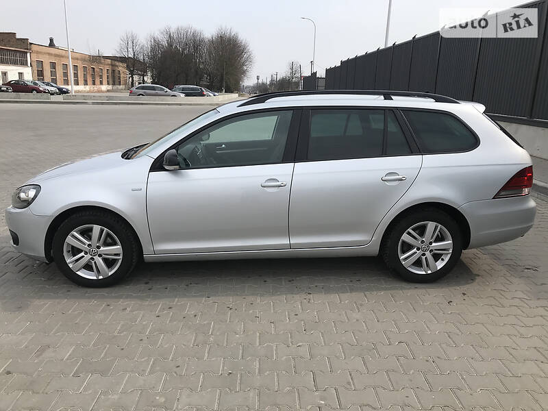 Універсал Volkswagen Golf 2012 в Луцьку