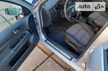 Універсал Volkswagen Golf 2000 в 
