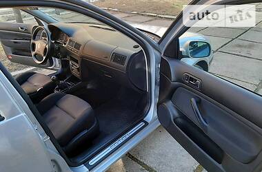 Універсал Volkswagen Golf 2000 в 